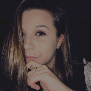 Meet your Posher, Lauren